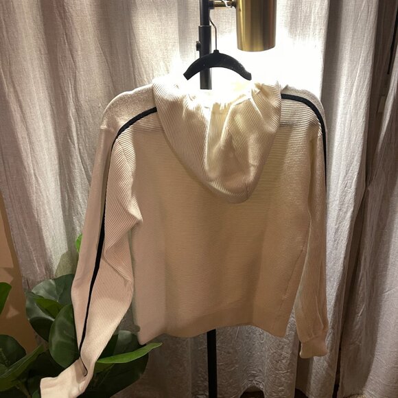 BLANC NOIR stylish white pullover - SM ( fits up to LG ) - Picture 6 of 11